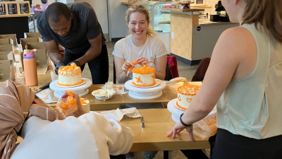 Payne Lab decorates cakes to celebrate Nicole. 